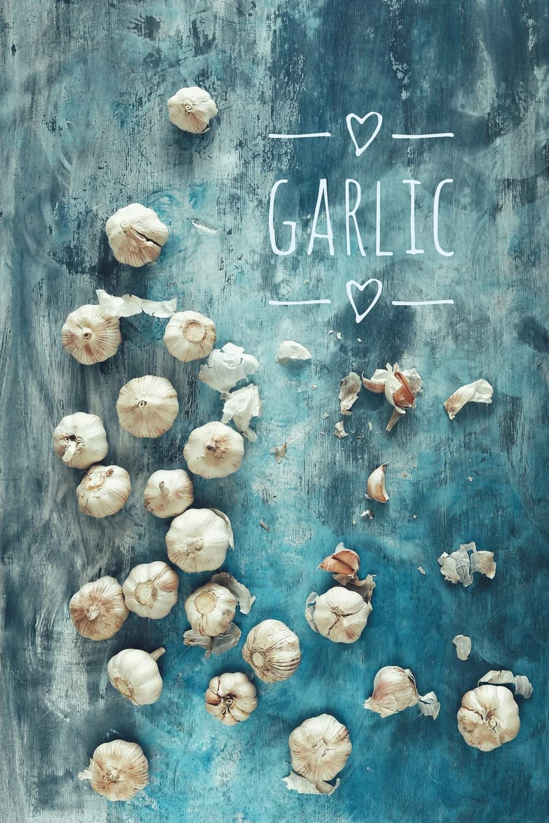 Garlic bulbs on the floor